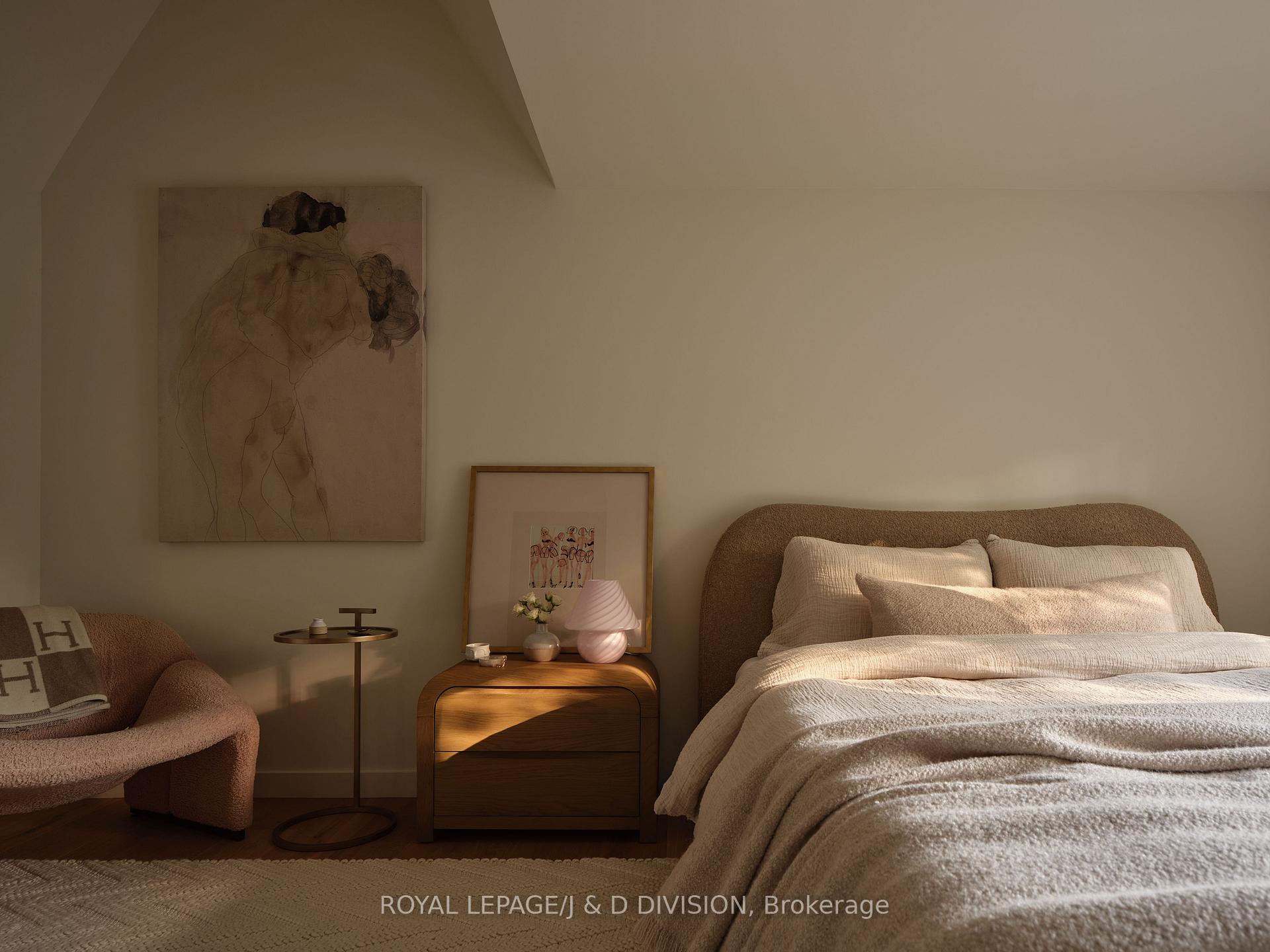 Photo 32 of 43 Douglas Crescent, Toronto, Leaside — HOMEH