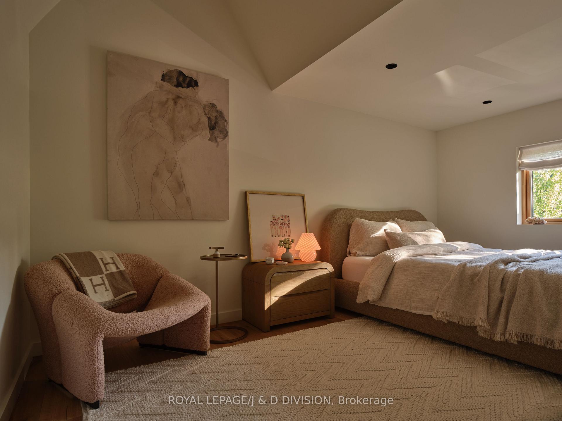 Photo 23 of 43 Douglas Crescent, Toronto, Leaside — HOMEH