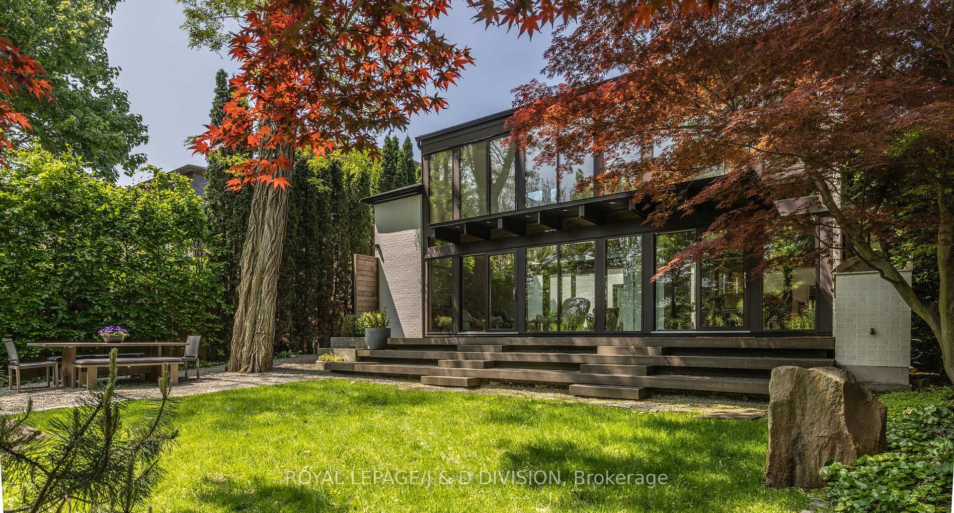 Photo 37 of 43 Douglas Crescent, Toronto, Leaside — HOMEH