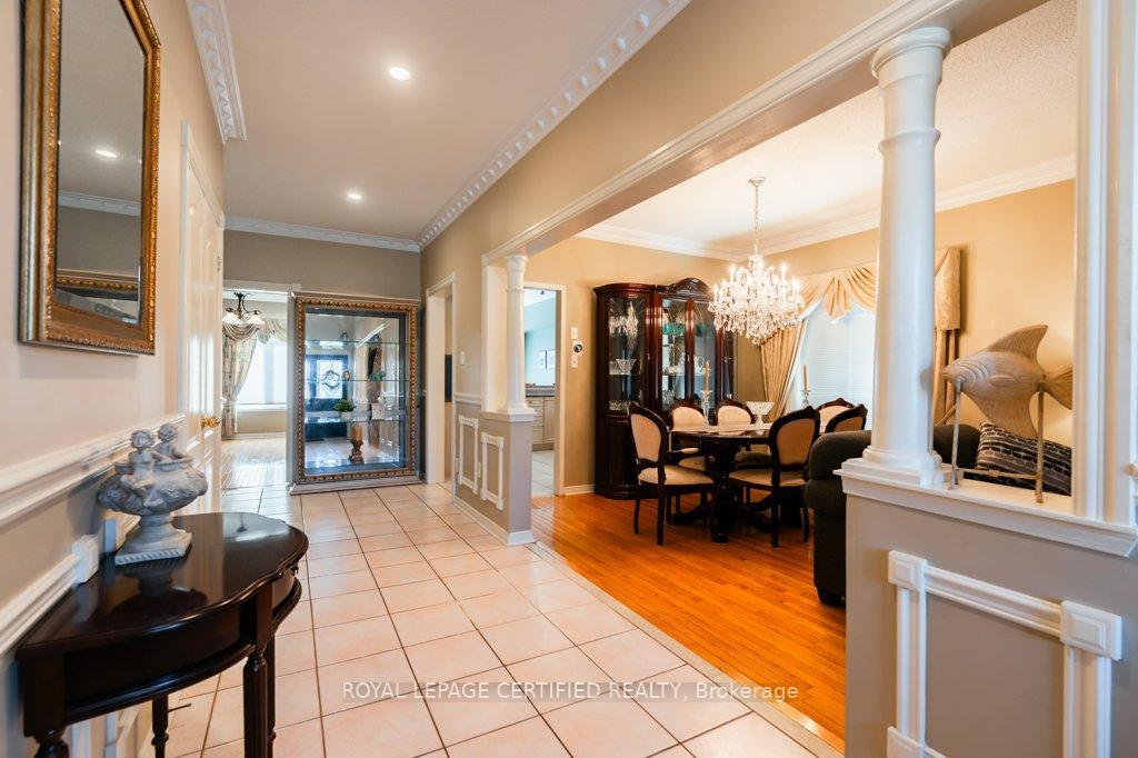 Photo 4 of 29 Woodvalley Drive, Brampton, Fletcher's Meadow — HOMEH