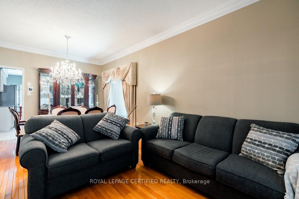 Photo 19 of 29 Woodvalley Drive, Brampton, Fletcher's Meadow — HOMEH