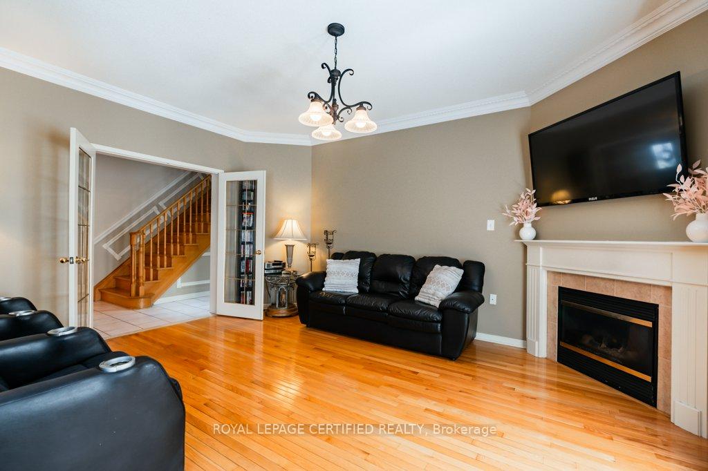 Photo 13 of 29 Woodvalley Drive, Brampton, Fletcher's Meadow — HOMEH