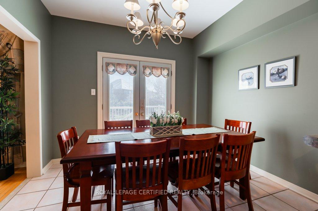 Photo 7 of 29 Woodvalley Drive, Brampton, Fletcher's Meadow — HOMEH