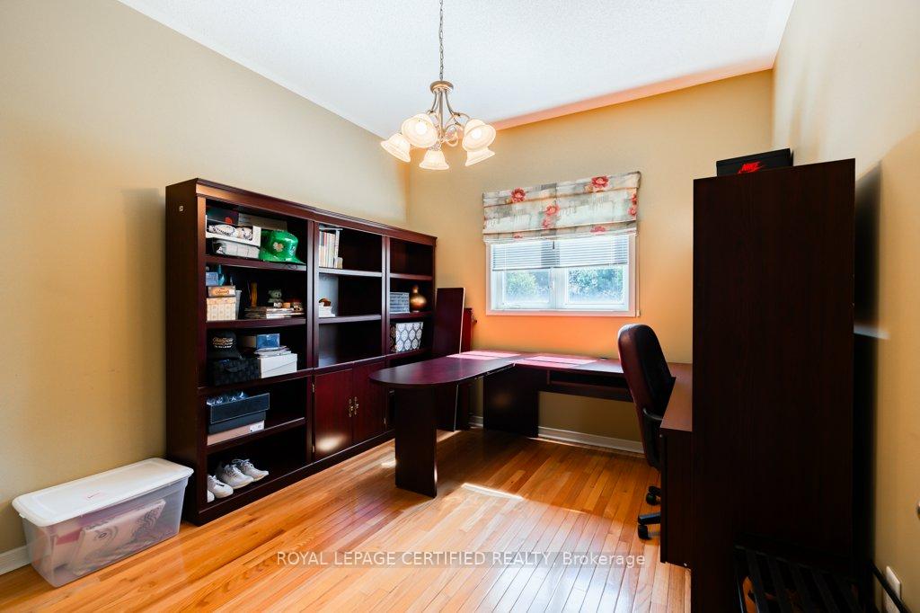 Photo 5 of 29 Woodvalley Drive, Brampton, Fletcher's Meadow — HOMEH