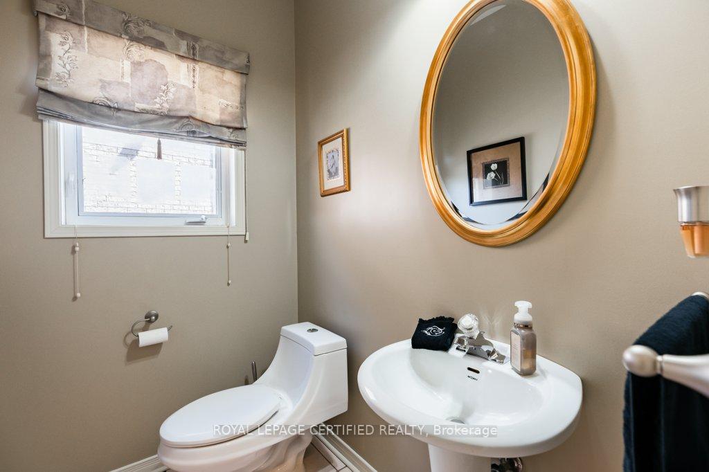 Photo 14 of 29 Woodvalley Drive, Brampton, Fletcher's Meadow — HOMEH