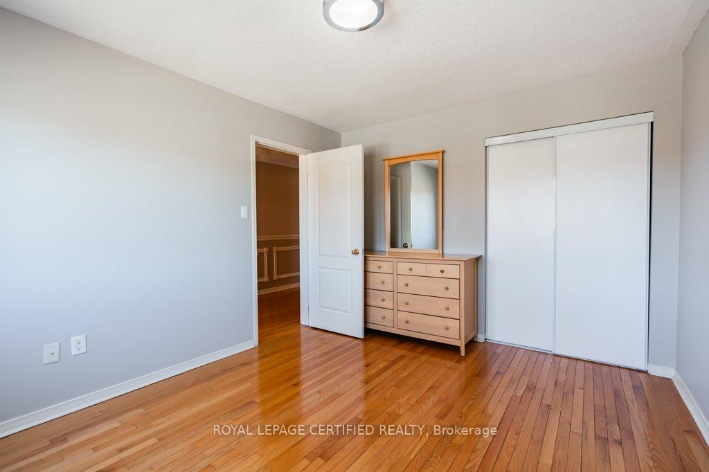 Photo 23 of 29 Woodvalley Drive, Brampton, Fletcher's Meadow — HOMEH