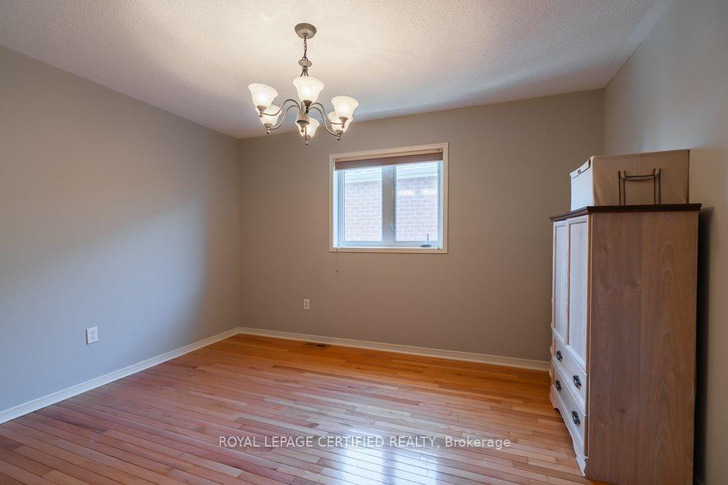 Photo 25 of 29 Woodvalley Drive, Brampton, Fletcher's Meadow — HOMEH