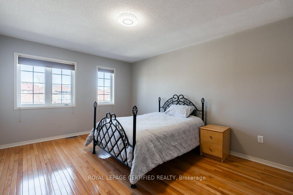 Photo 24 of 29 Woodvalley Drive, Brampton, Fletcher's Meadow — HOMEH