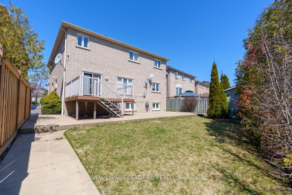 Photo 41 of 29 Woodvalley Drive, Brampton, Fletcher's Meadow — HOMEH