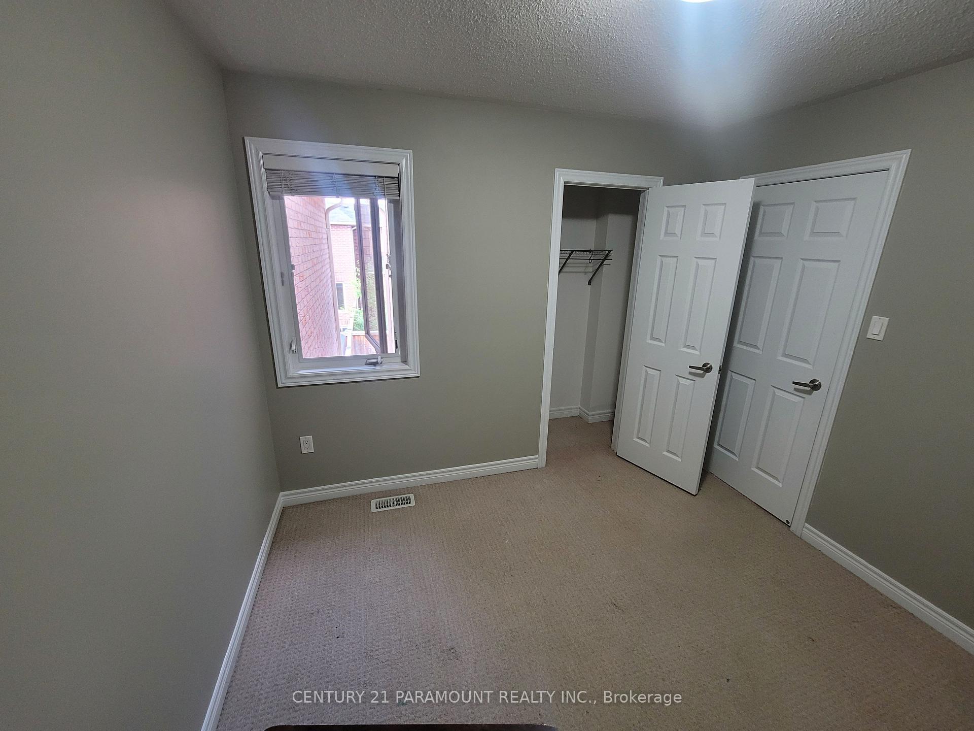 Photo 8 of 27 Sky Harbour Drive, Brampton, Bram West — HOMEH