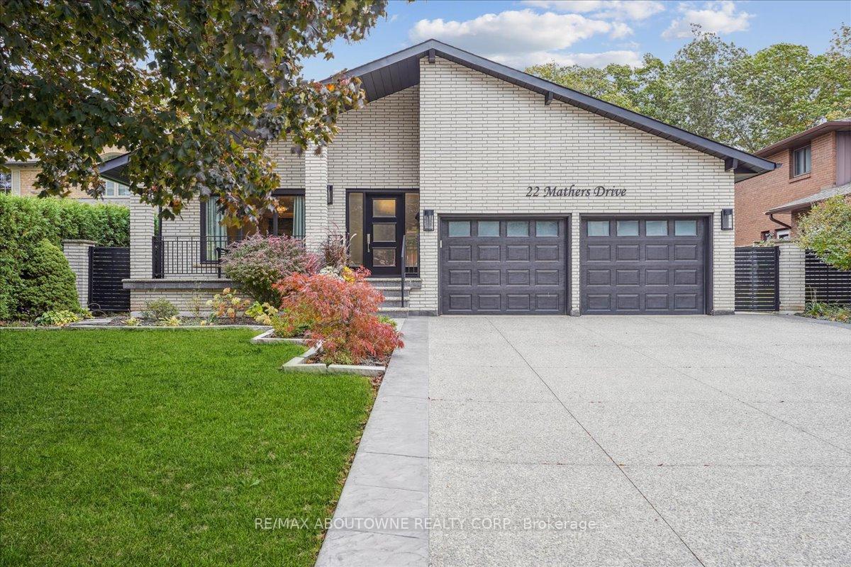 Photo 1 of 22 Mathers Drive, Hamilton, Stoney Creek — HOMEH