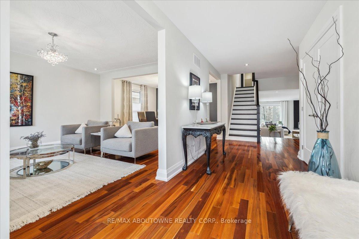 Photo 16 of 22 Mathers Drive, Hamilton, Stoney Creek — HOMEH