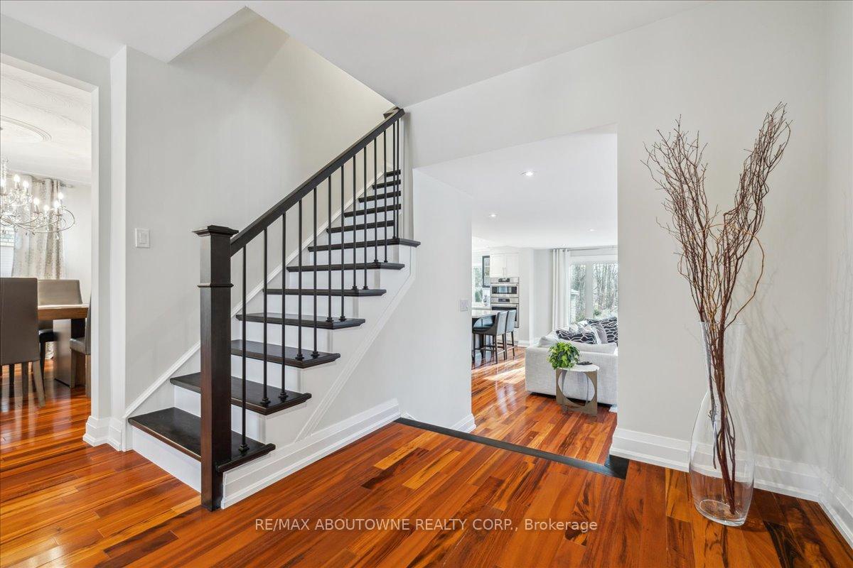 Photo 33 of 22 Mathers Drive, Hamilton, Stoney Creek — HOMEH