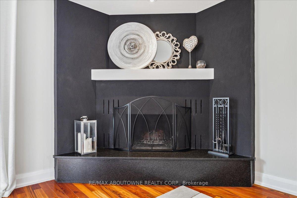 Photo 7 of 22 Mathers Drive, Hamilton, Stoney Creek — HOMEH
