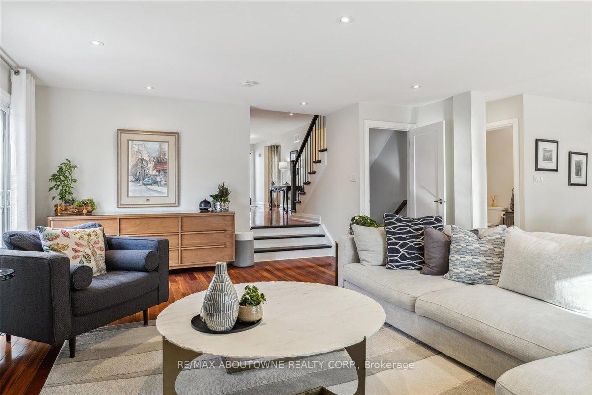 Photo 48 of 22 Mathers Drive, Hamilton, Stoney Creek — HOMEH
