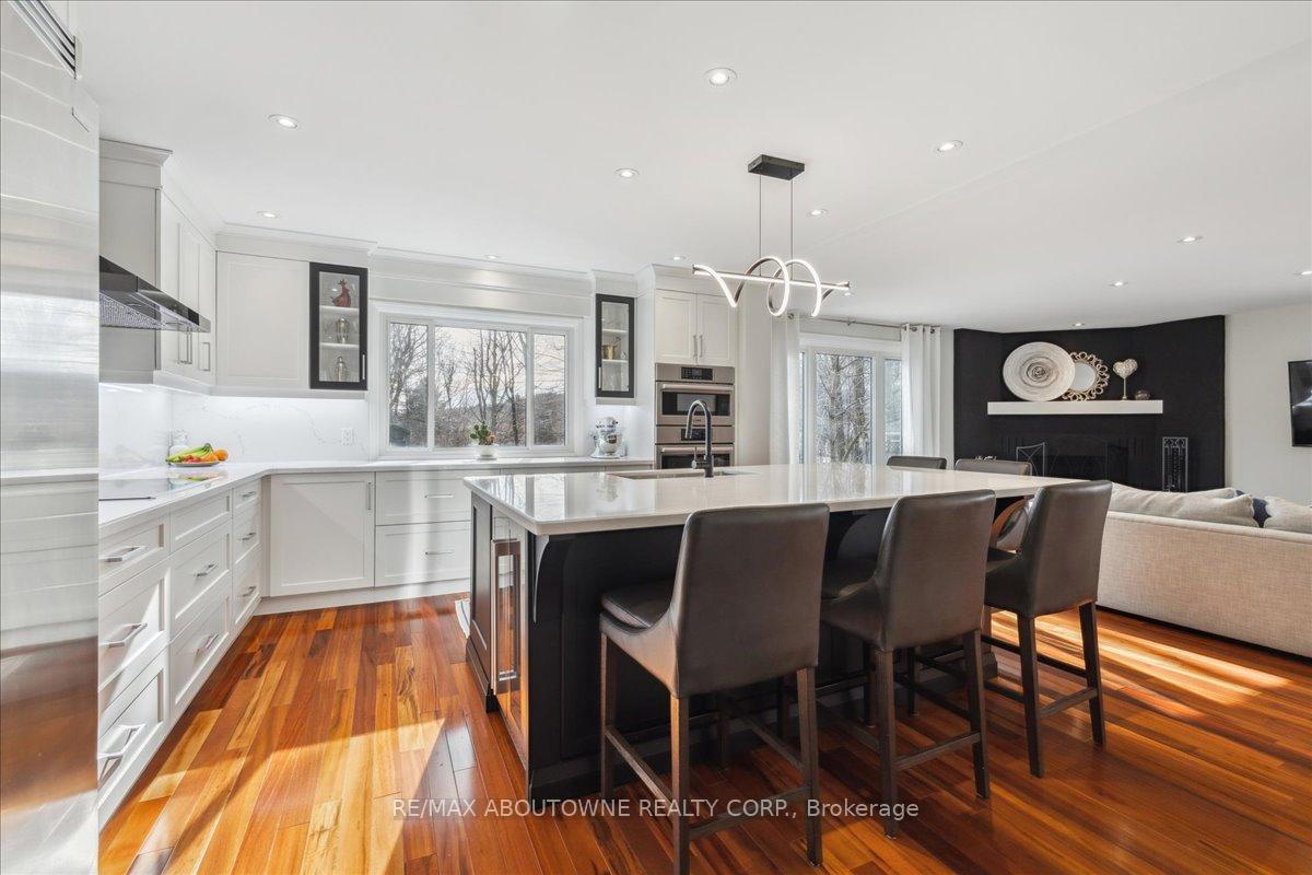Photo 8 of 22 Mathers Drive, Hamilton, Stoney Creek — HOMEH