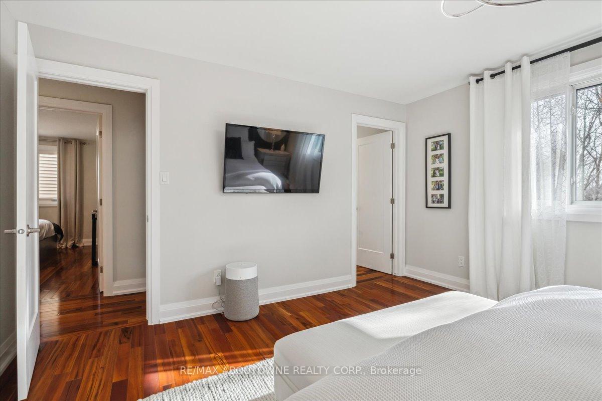 Photo 15 of 22 Mathers Drive, Hamilton, Stoney Creek — HOMEH