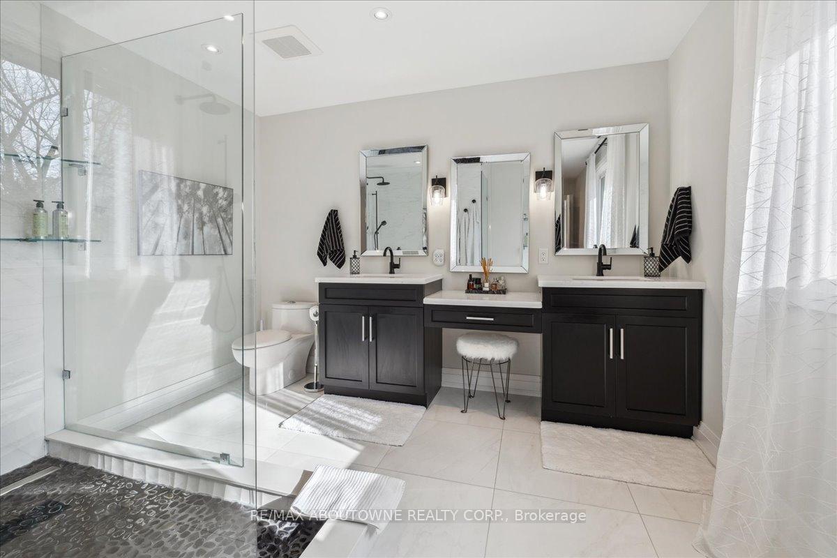 Photo 38 of 22 Mathers Drive, Hamilton, Stoney Creek — HOMEH