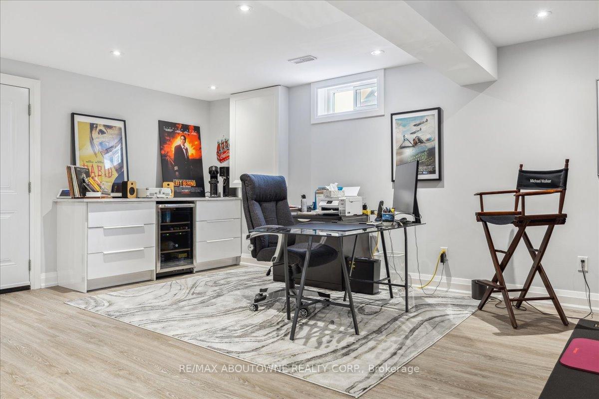 Photo 41 of 22 Mathers Drive, Hamilton, Stoney Creek — HOMEH