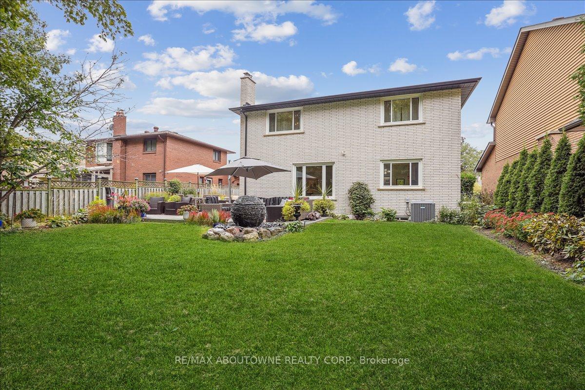 Photo 30 of 22 Mathers Drive, Hamilton, Stoney Creek — HOMEH