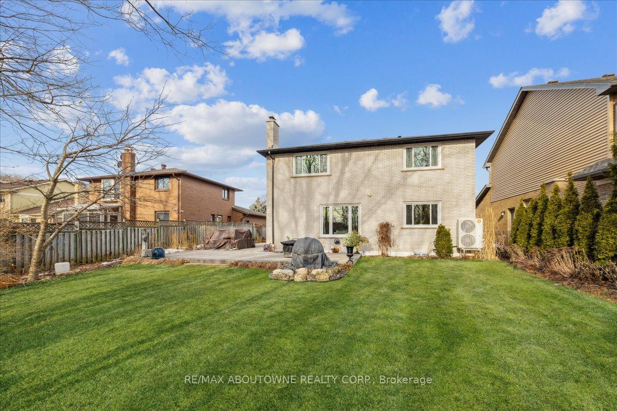 Photo 44 of 22 Mathers Drive, Hamilton, Stoney Creek — HOMEH