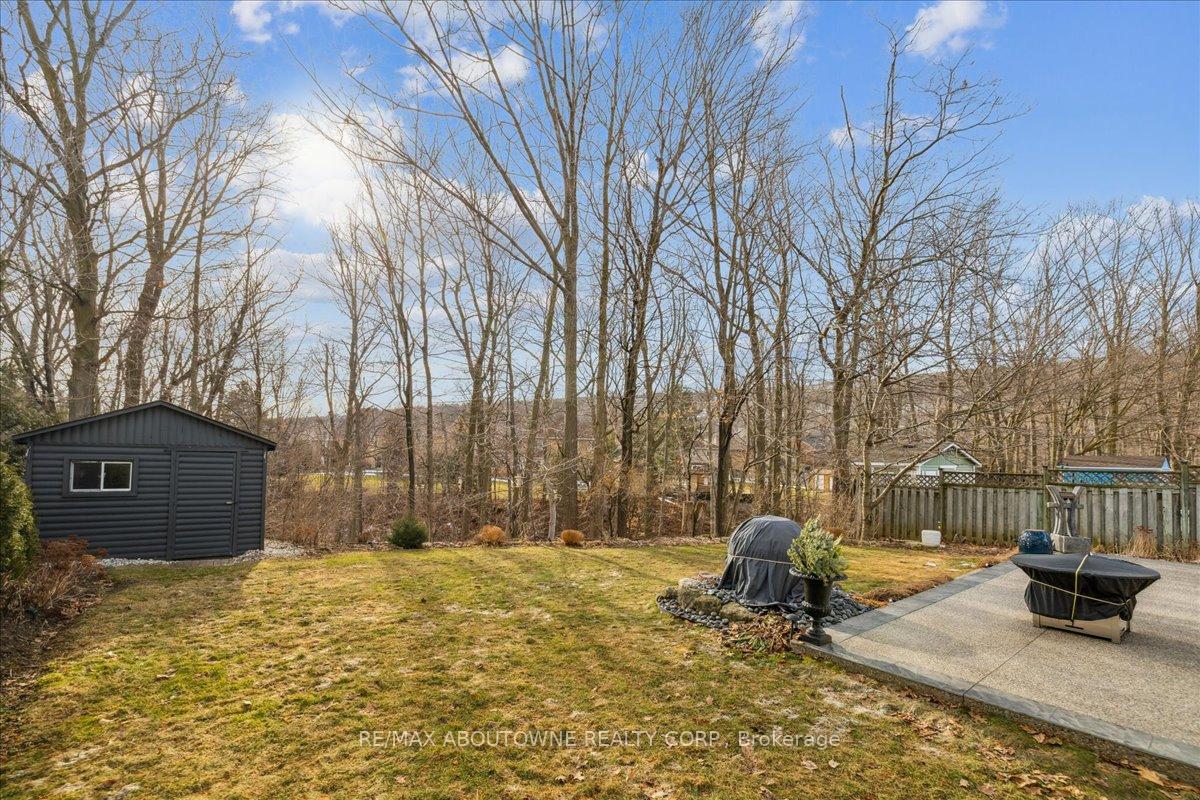 Photo 34 of 22 Mathers Drive, Hamilton, Stoney Creek — HOMEH
