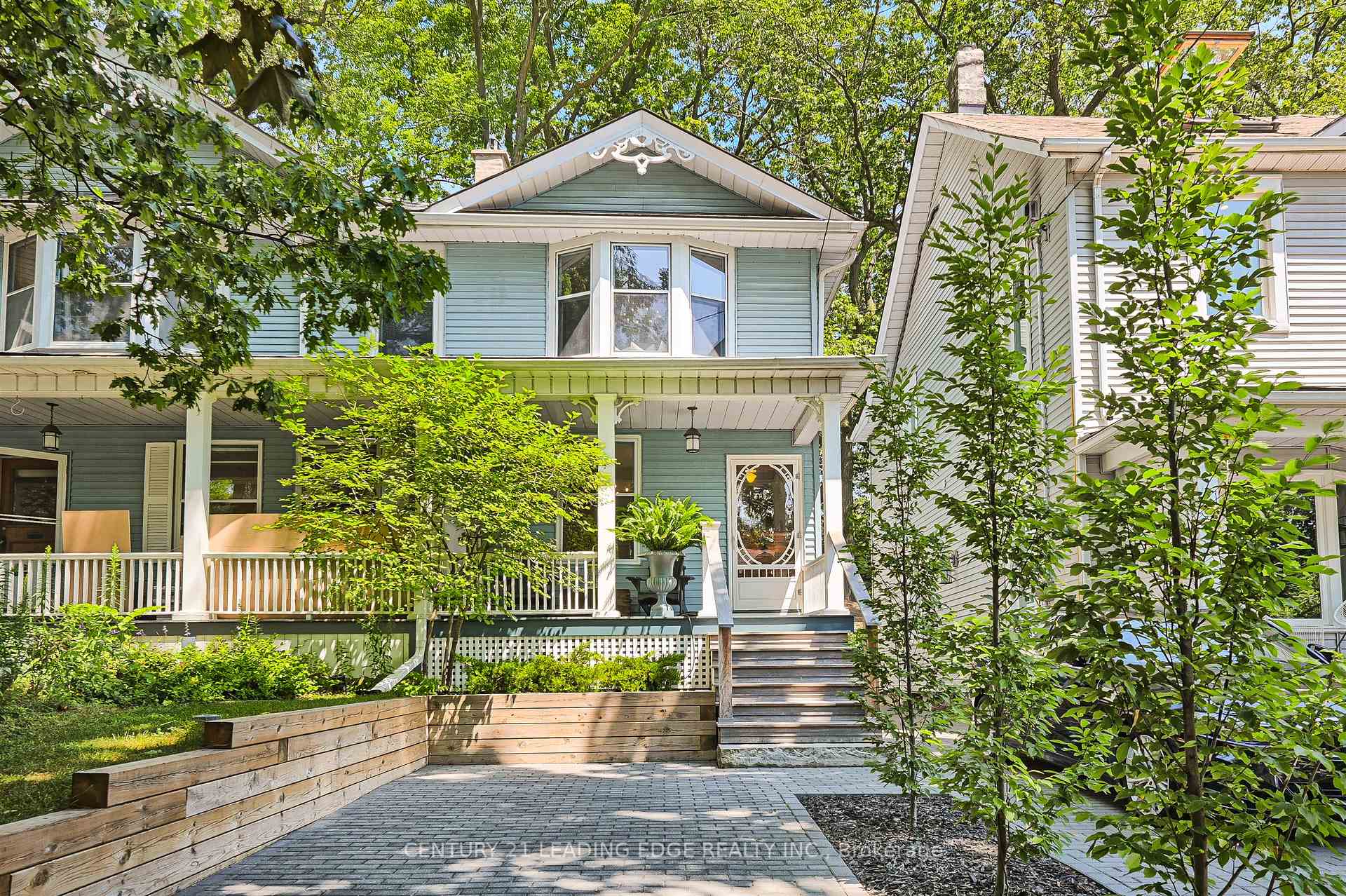 Front of 101 Silver Birch Avenue