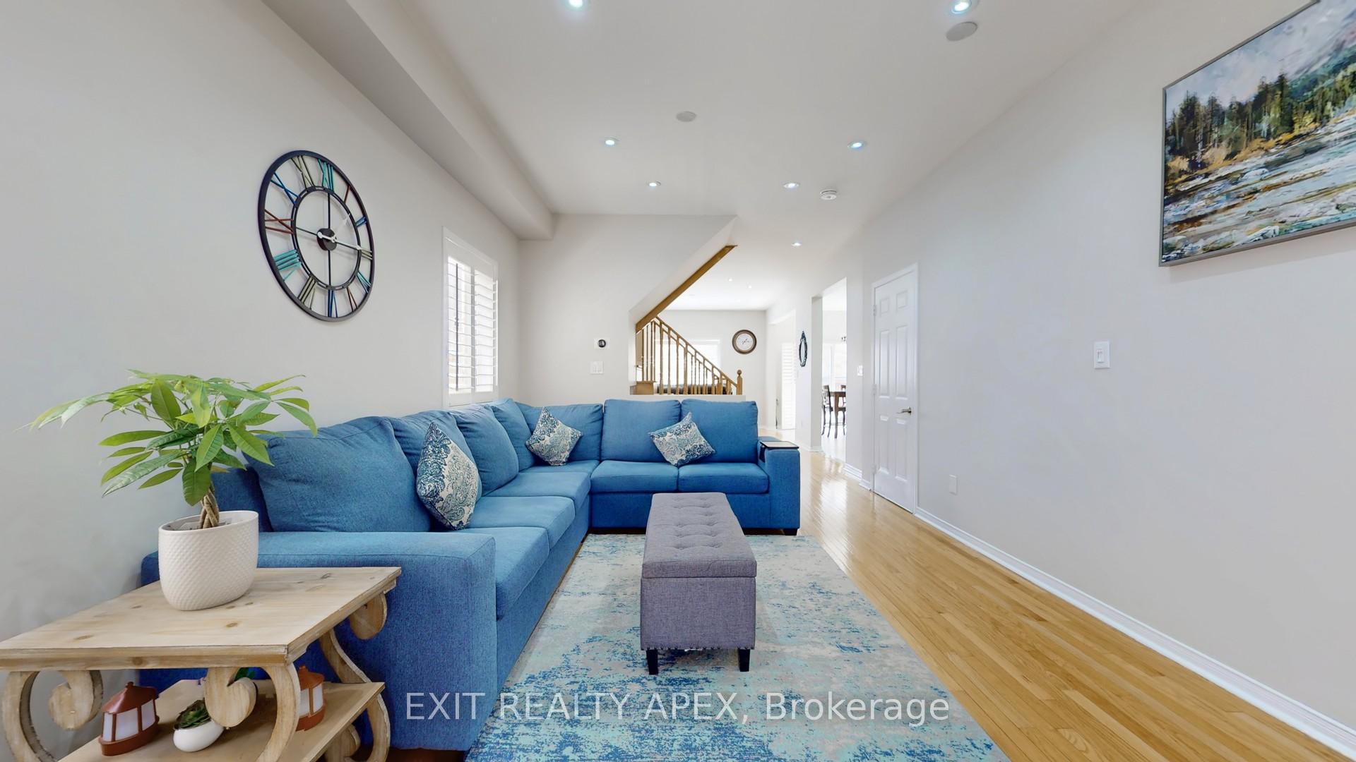 Photo 2 of 77 Commodore Dr, Brampton, Credit Valley — HOMEH
