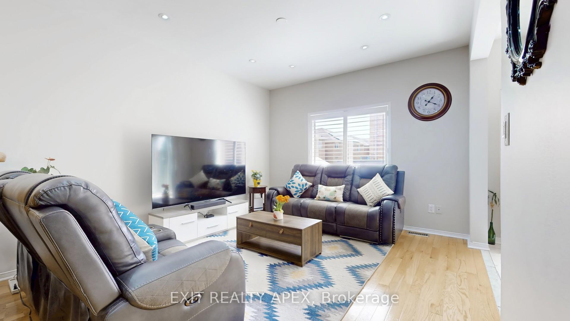 Photo 33 of 77 Commodore Dr, Brampton, Credit Valley — HOMEH