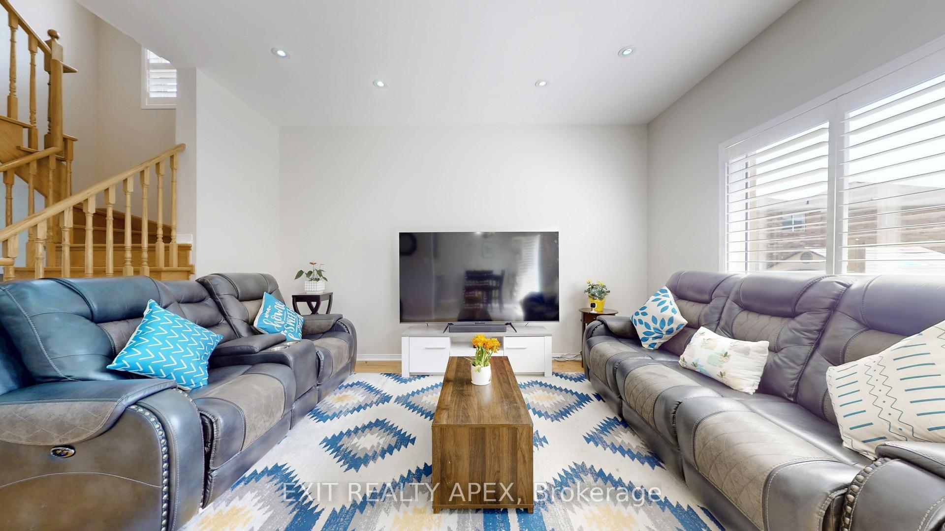Photo 16 of 77 Commodore Dr, Brampton, Credit Valley — HOMEH