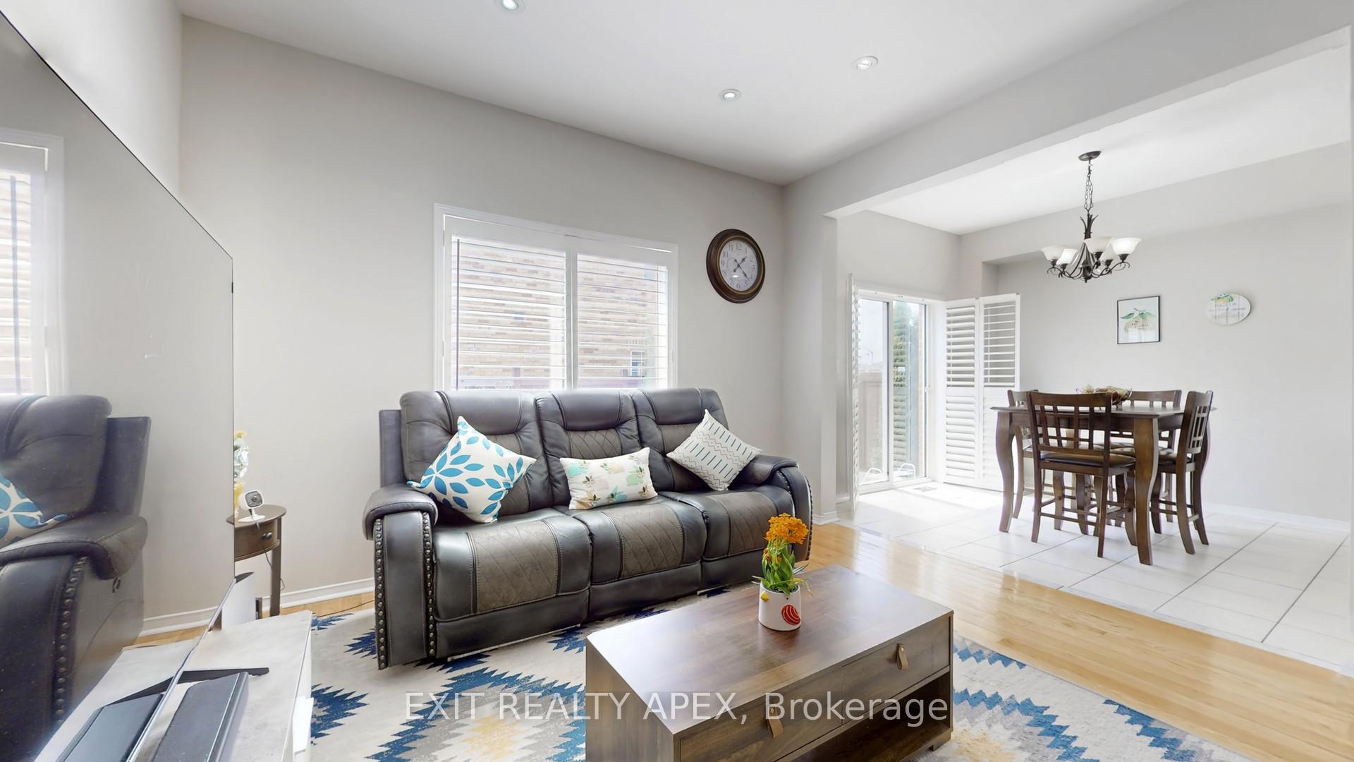 Photo 19 of 77 Commodore Dr, Brampton, Credit Valley — HOMEH