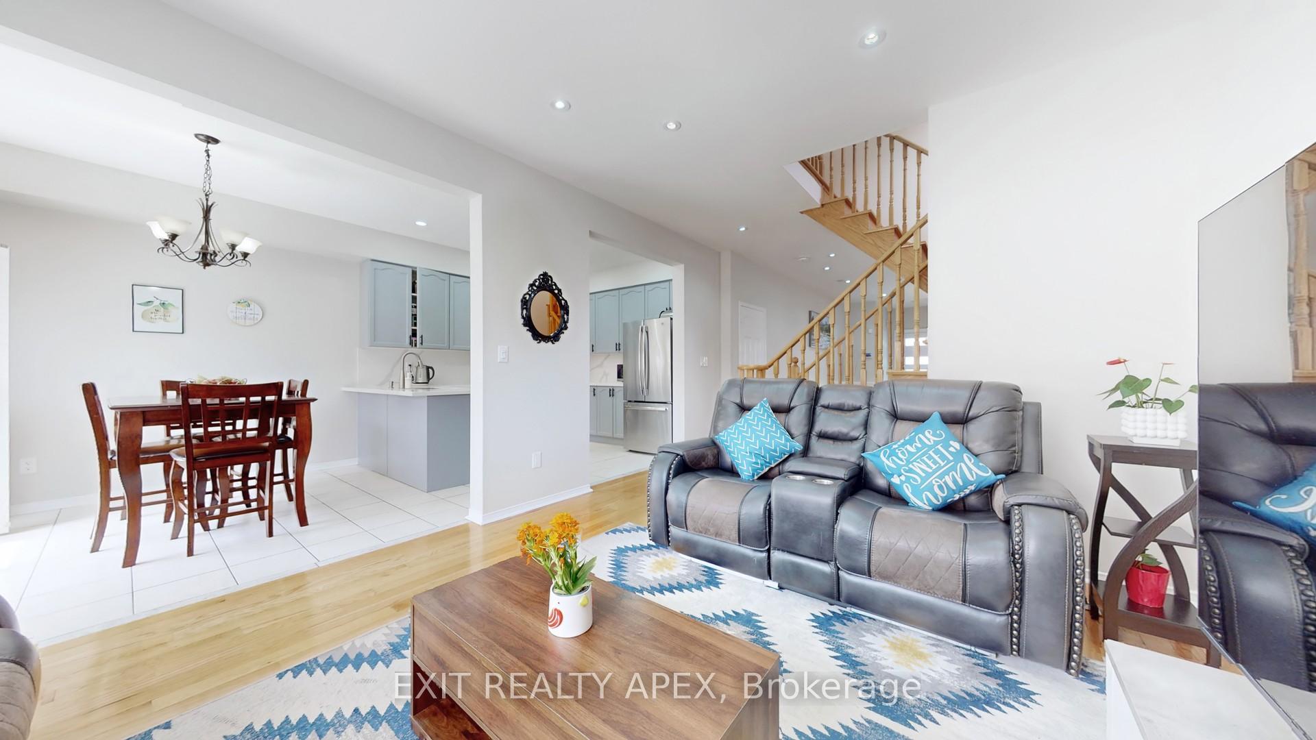 Photo 4 of 77 Commodore Dr, Brampton, Credit Valley — HOMEH