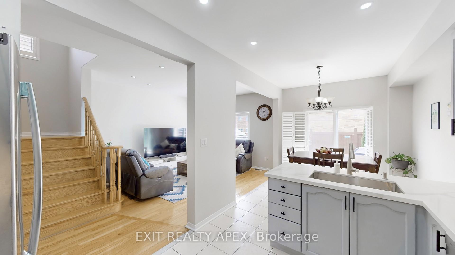 Photo 9 of 77 Commodore Dr, Brampton, Credit Valley — HOMEH