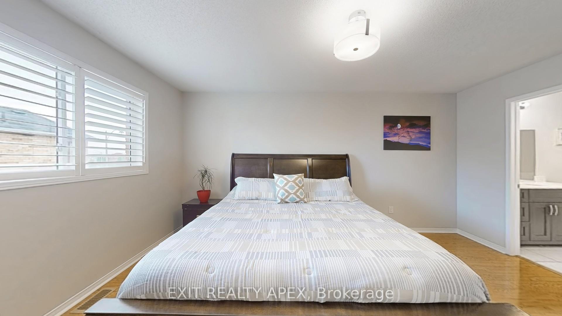 Photo 11 of 77 Commodore Dr, Brampton, Credit Valley — HOMEH