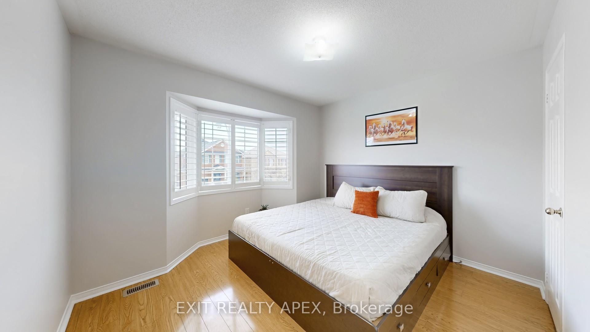 Photo 37 of 77 Commodore Dr, Brampton, Credit Valley — HOMEH