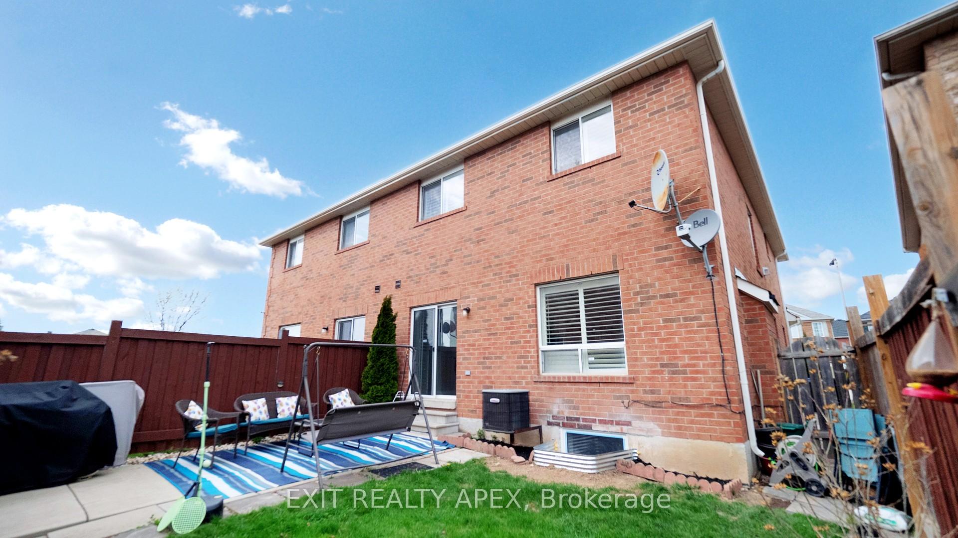 Photo 32 of 77 Commodore Dr, Brampton, Credit Valley — HOMEH