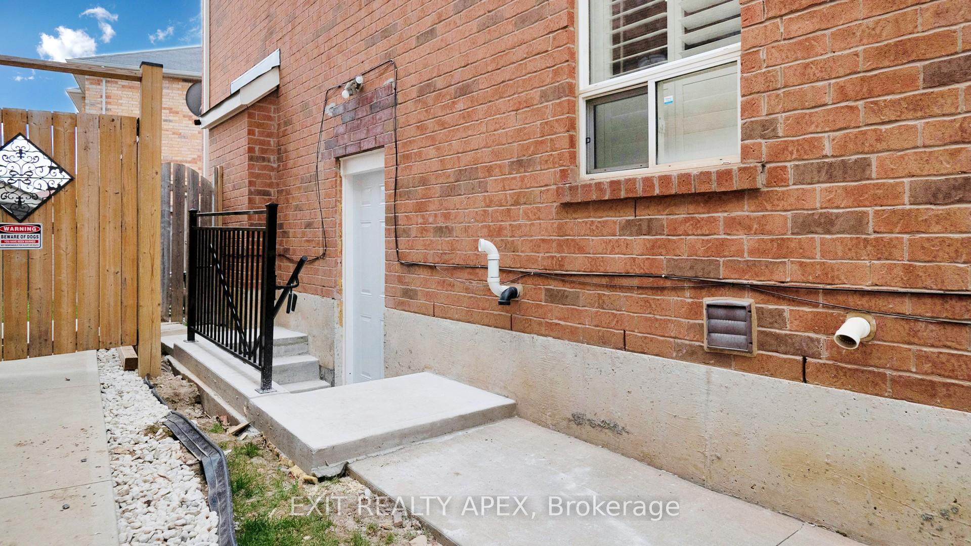 Photo 38 of 77 Commodore Dr, Brampton, Credit Valley — HOMEH