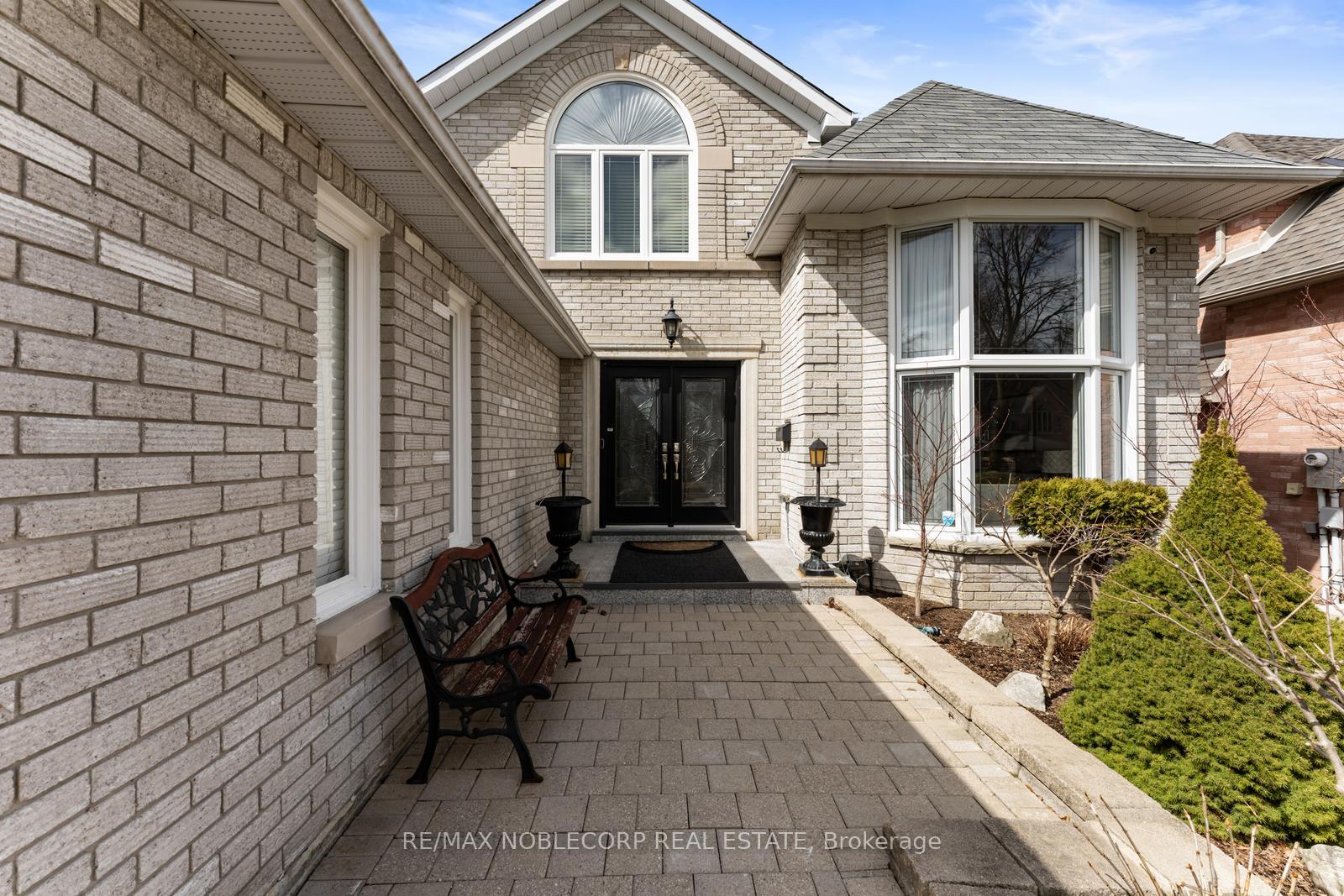 Photo 9 of 123 Corner Ridge Road, Aurora, Aurora Highlands — HOMEH