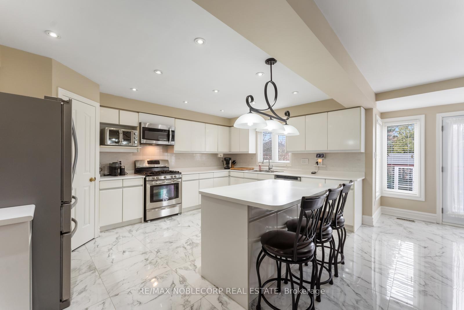 Photo 19 of 123 Corner Ridge Road, Aurora, Aurora Highlands — HOMEH
