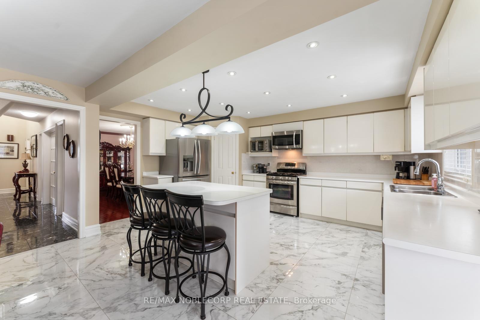 Photo 10 of 123 Corner Ridge Road, Aurora, Aurora Highlands — HOMEH