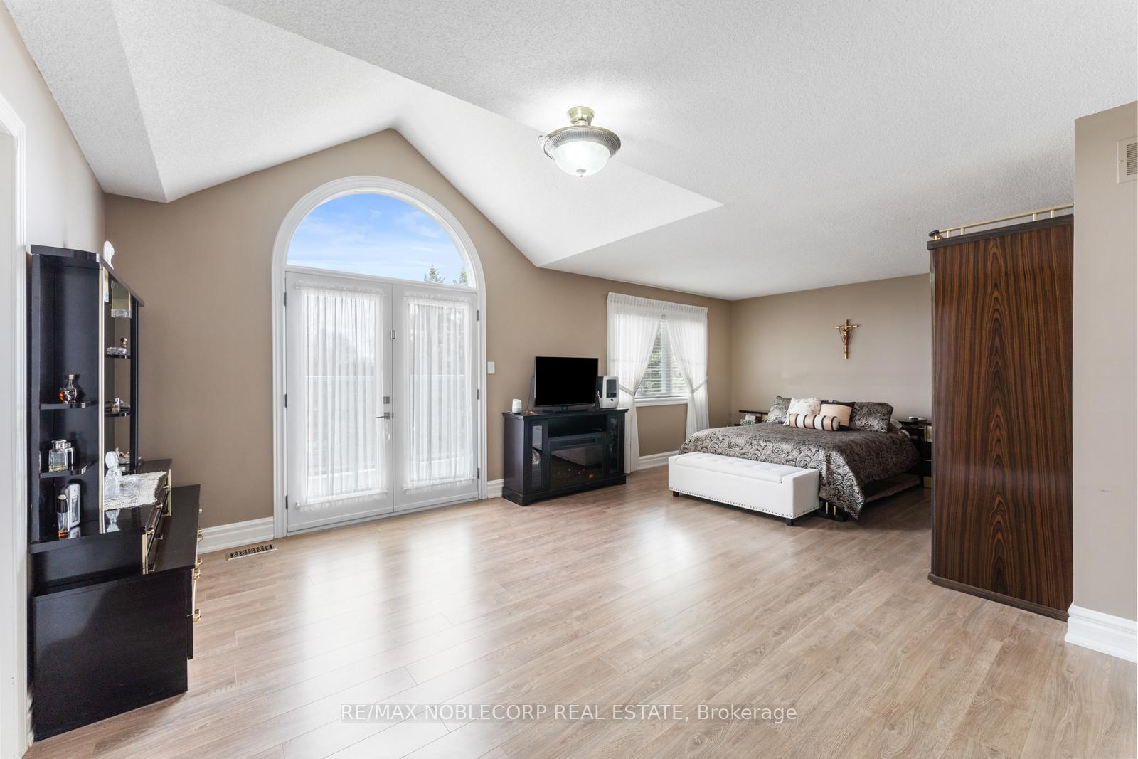 Photo 17 of 123 Corner Ridge Road, Aurora, Aurora Highlands — HOMEH