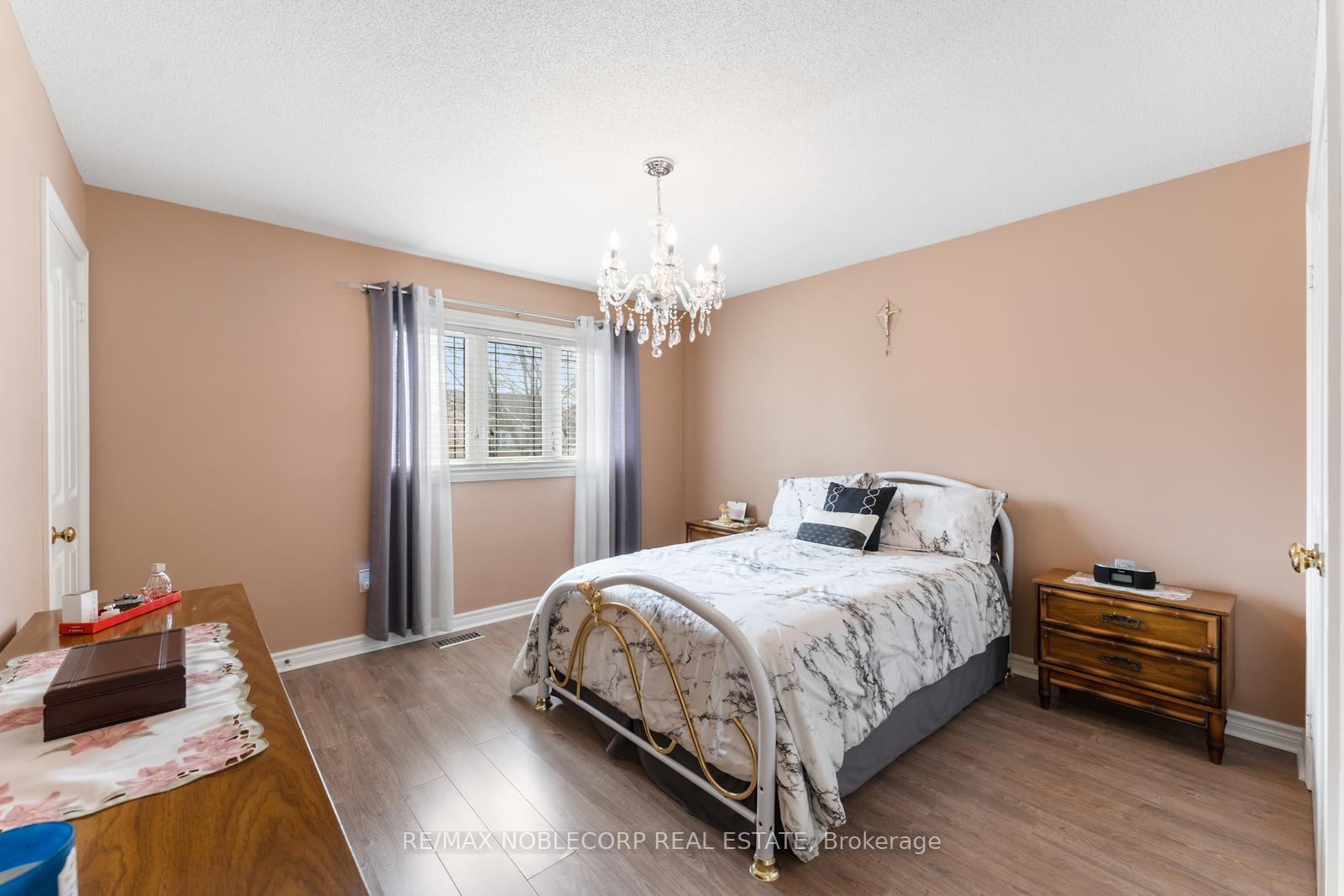 Photo 25 of 123 Corner Ridge Road, Aurora, Aurora Highlands — HOMEH