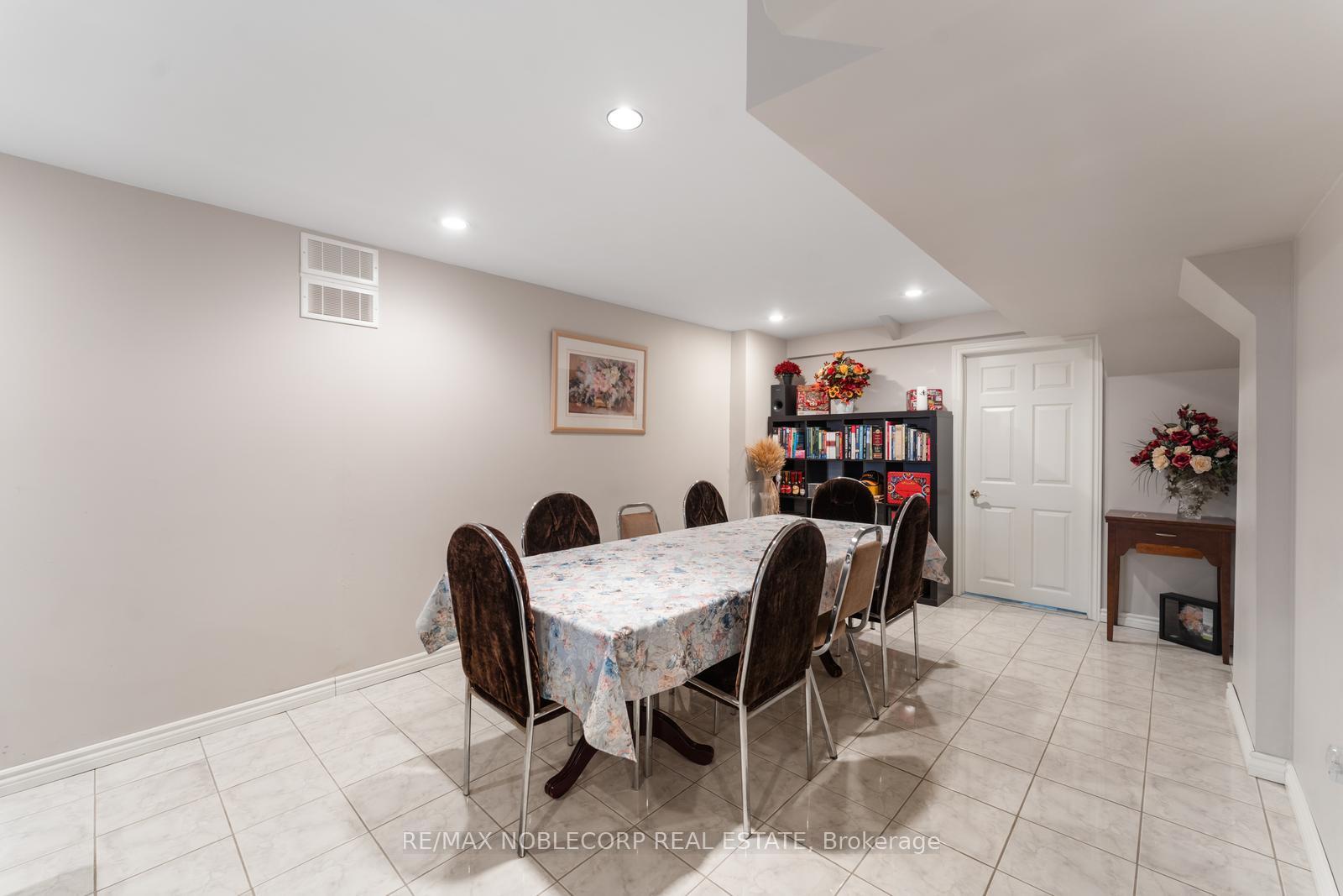 Photo 30 of 123 Corner Ridge Road, Aurora, Aurora Highlands — HOMEH