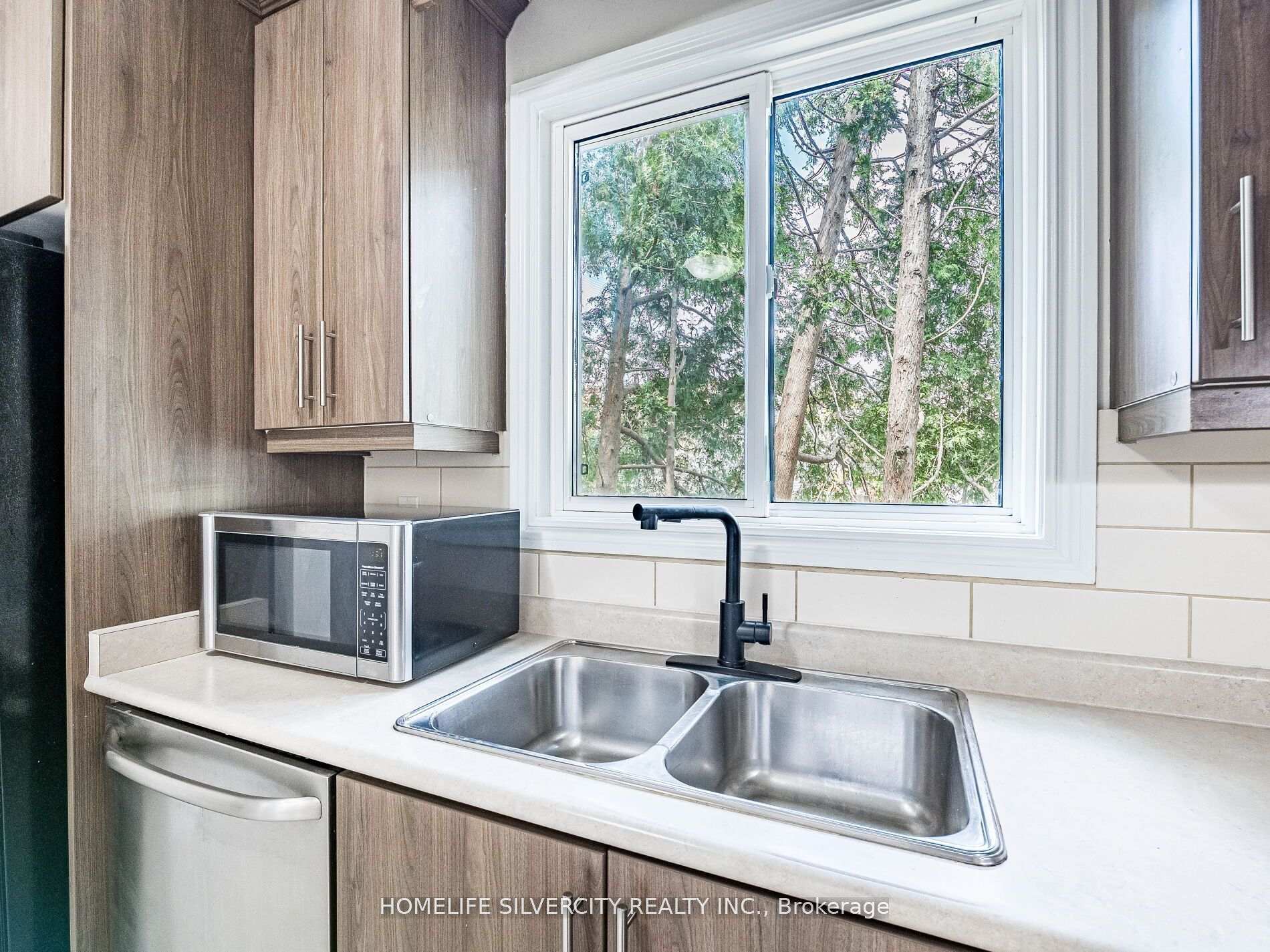Photo 26 of 53 Charters Road W, Brampton, Madoc — HOMEH