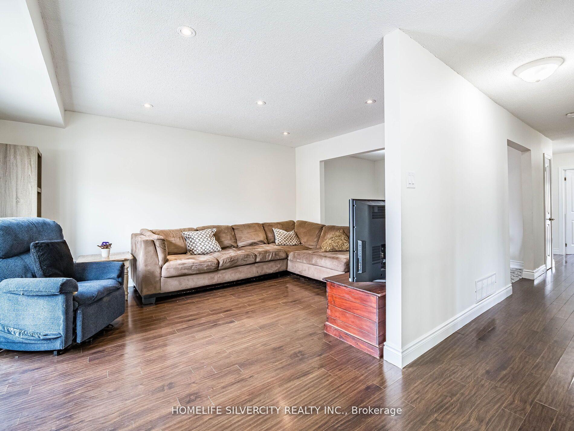 Photo 12 of 53 Charters Road W, Brampton, Madoc — HOMEH