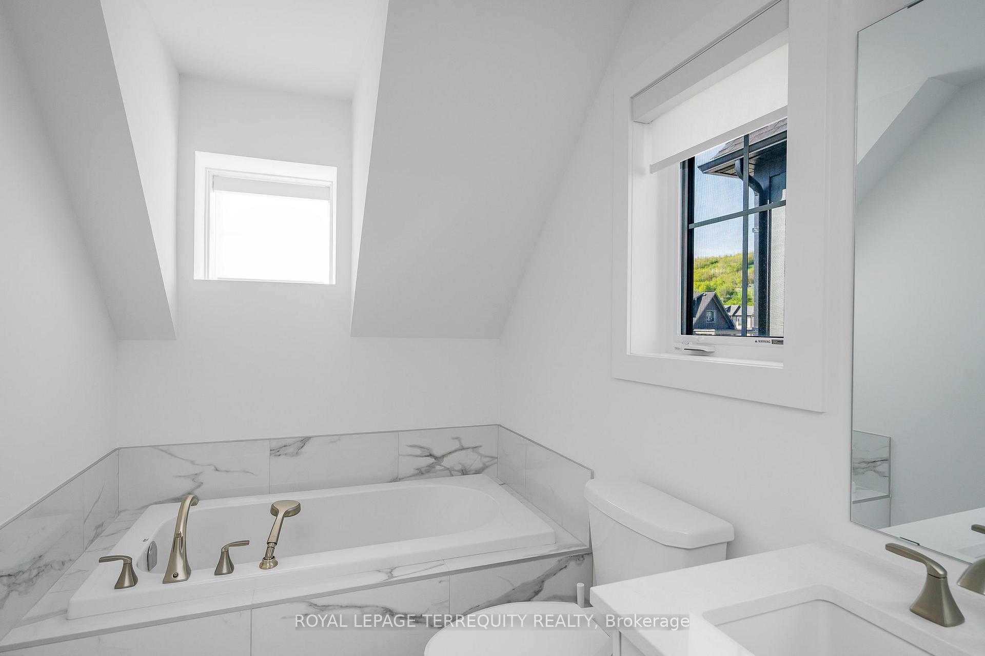 Photo 9 of 156 Sycamore Street, Blue Mountains — HOMEH