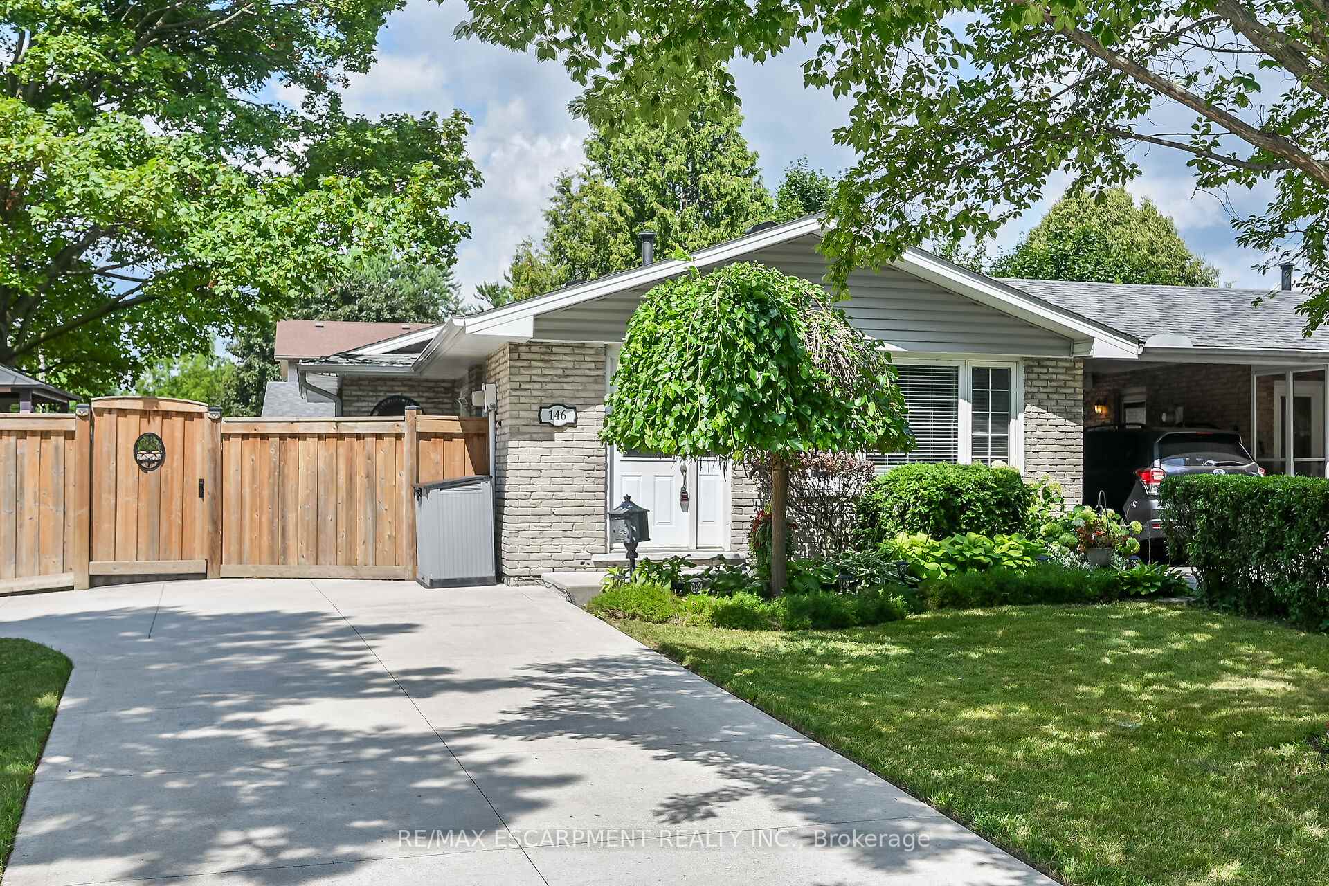 Front of 146 Fiona Crescent