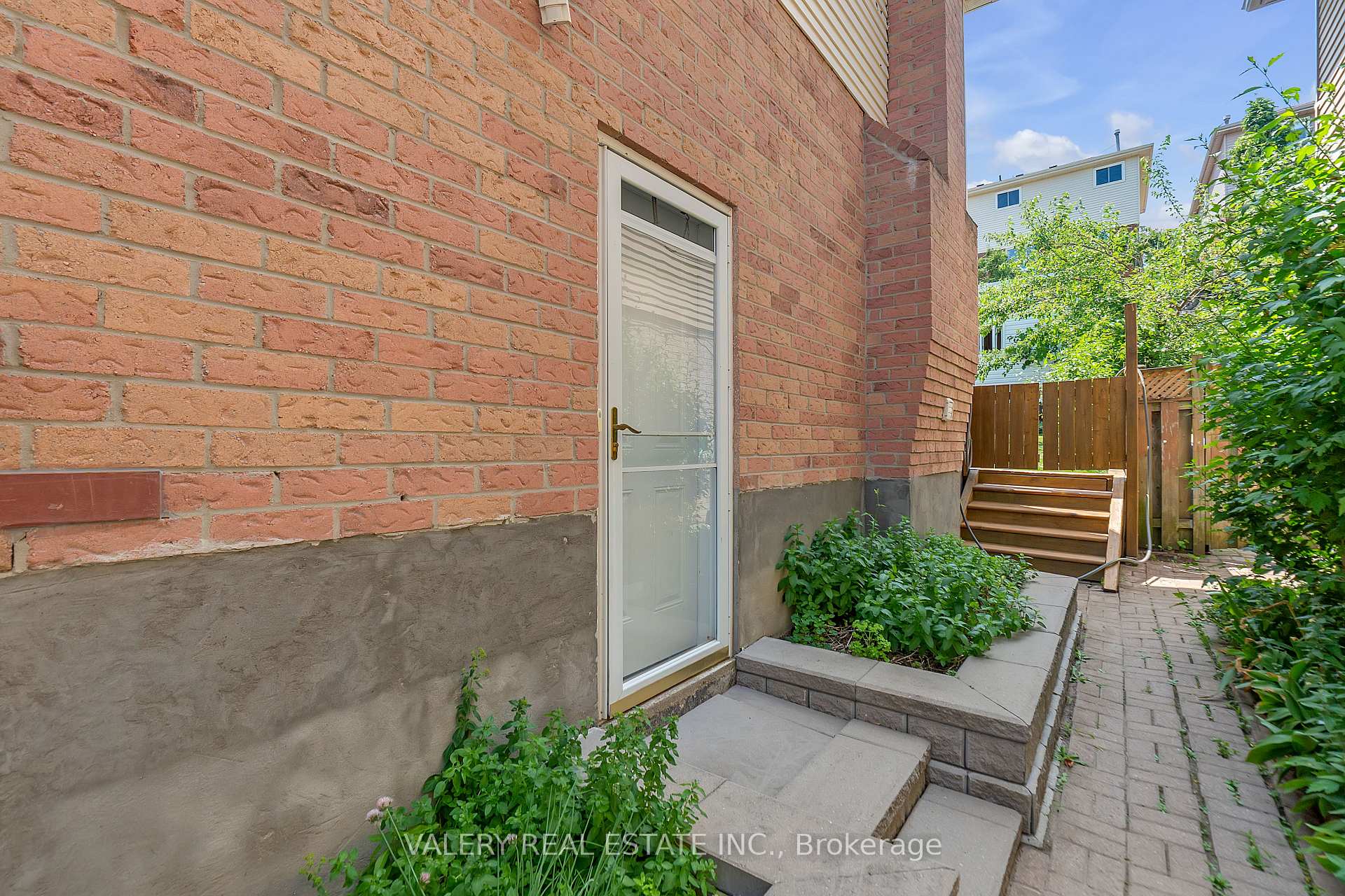 Photo 35 of 2294 Chapman Court, Pickering, Brock Ridge — HOMEH