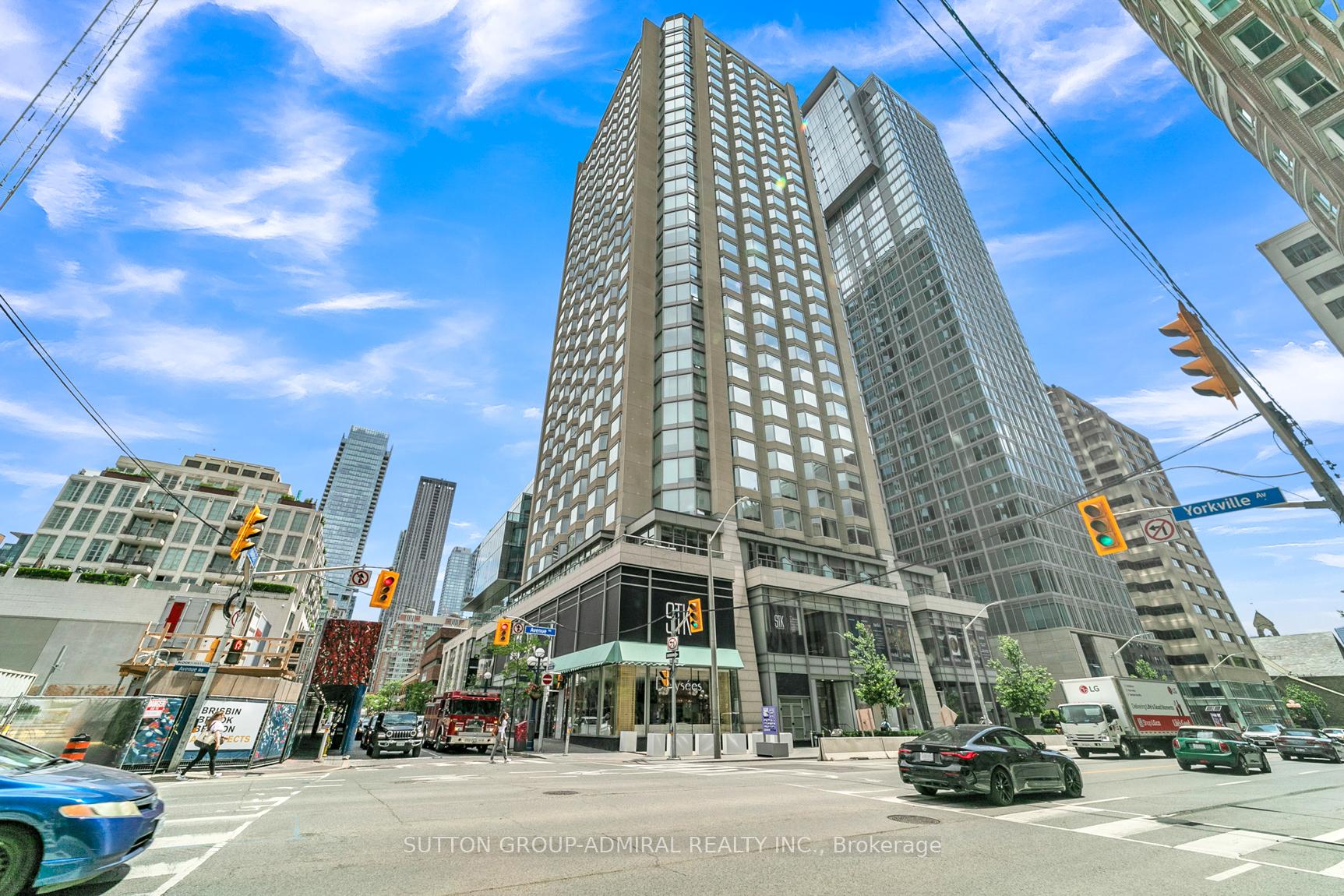 Front of Unit 1908, 155 Yorkville Avenue