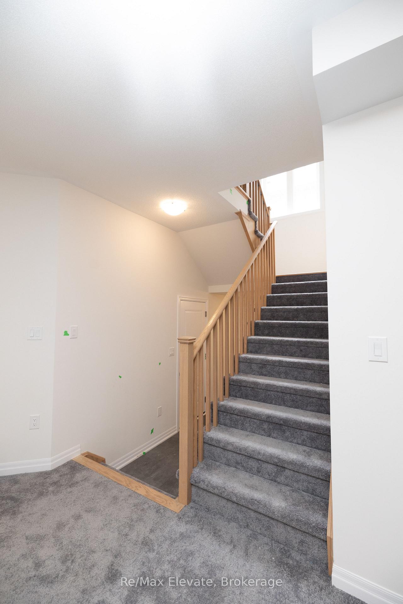 Photo 4 of 210 Flood Avenue, Clarington, Newcastle — HOMEH